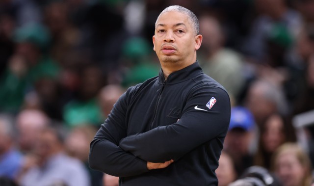 张佳玮：卢教练杀敌一千自损八百的全锋阵 赢了勇士的后卫群