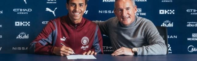 开云体育-19岁雷斯转会曼城 他能适应吗？他能踢出名堂吗？