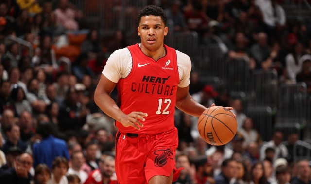 美记：凯-琼斯尚未与热火正式谈判 德鲁-史密斯有可能重返迈阿密