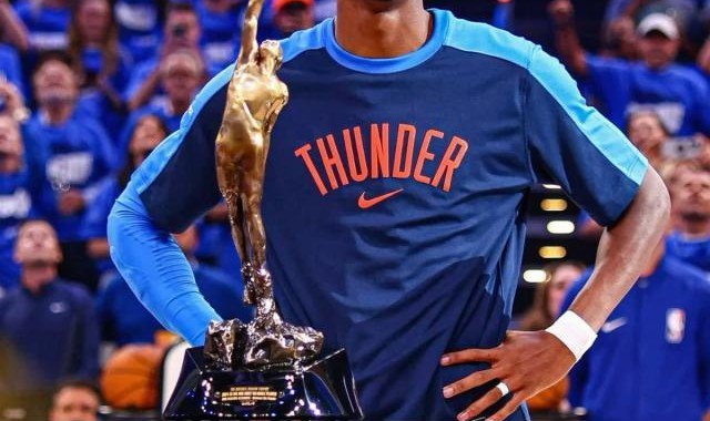 开云APP-NBA奖项预测：MVP&amp;DPOY毫无悬念 最佳新秀归属康神